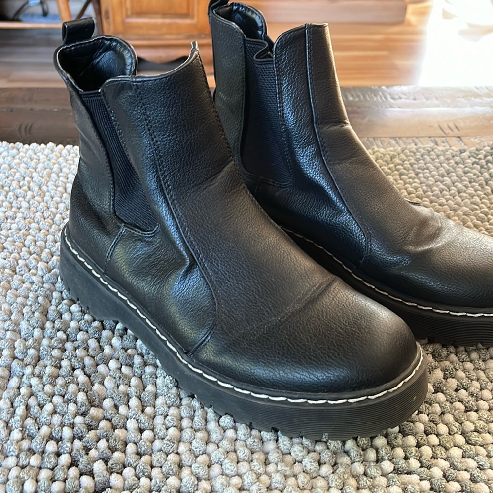 Sincerely Jules Men’s boots size 10